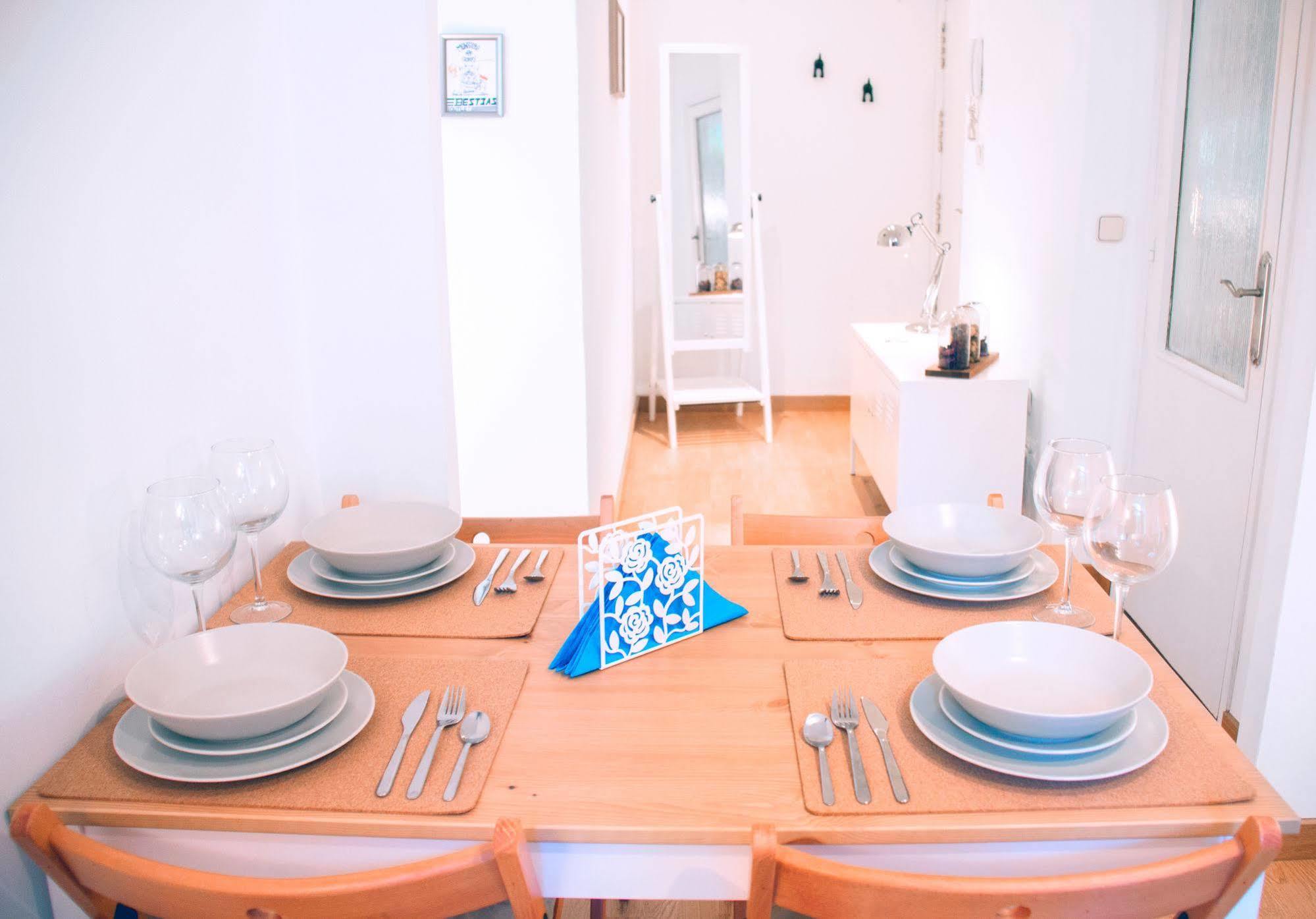 Lollipop Flats City Centre Deluxe Suite Madrid Eksteriør billede