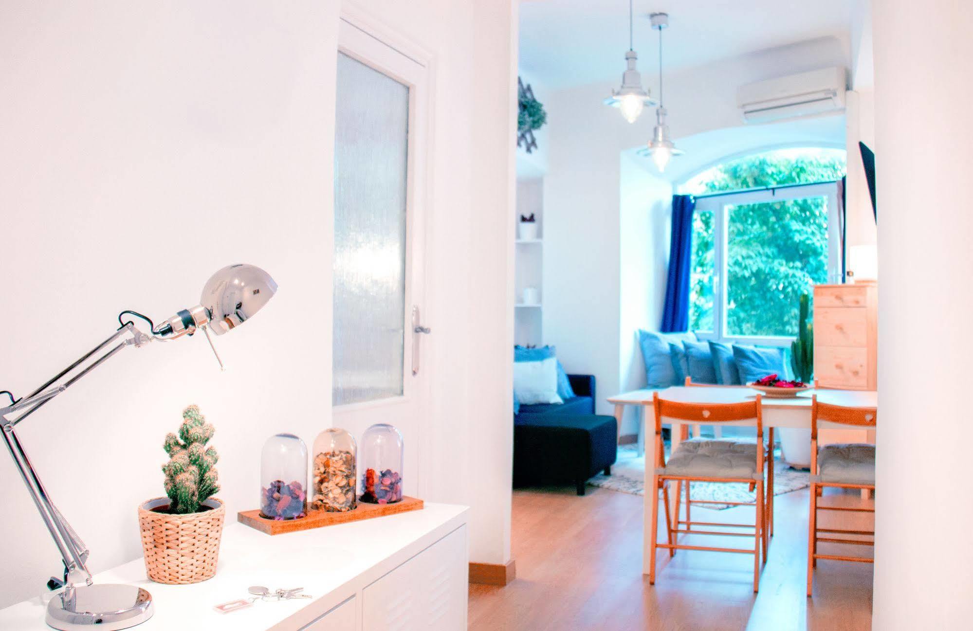 Lollipop Flats City Centre Deluxe Suite Madrid Eksteriør billede