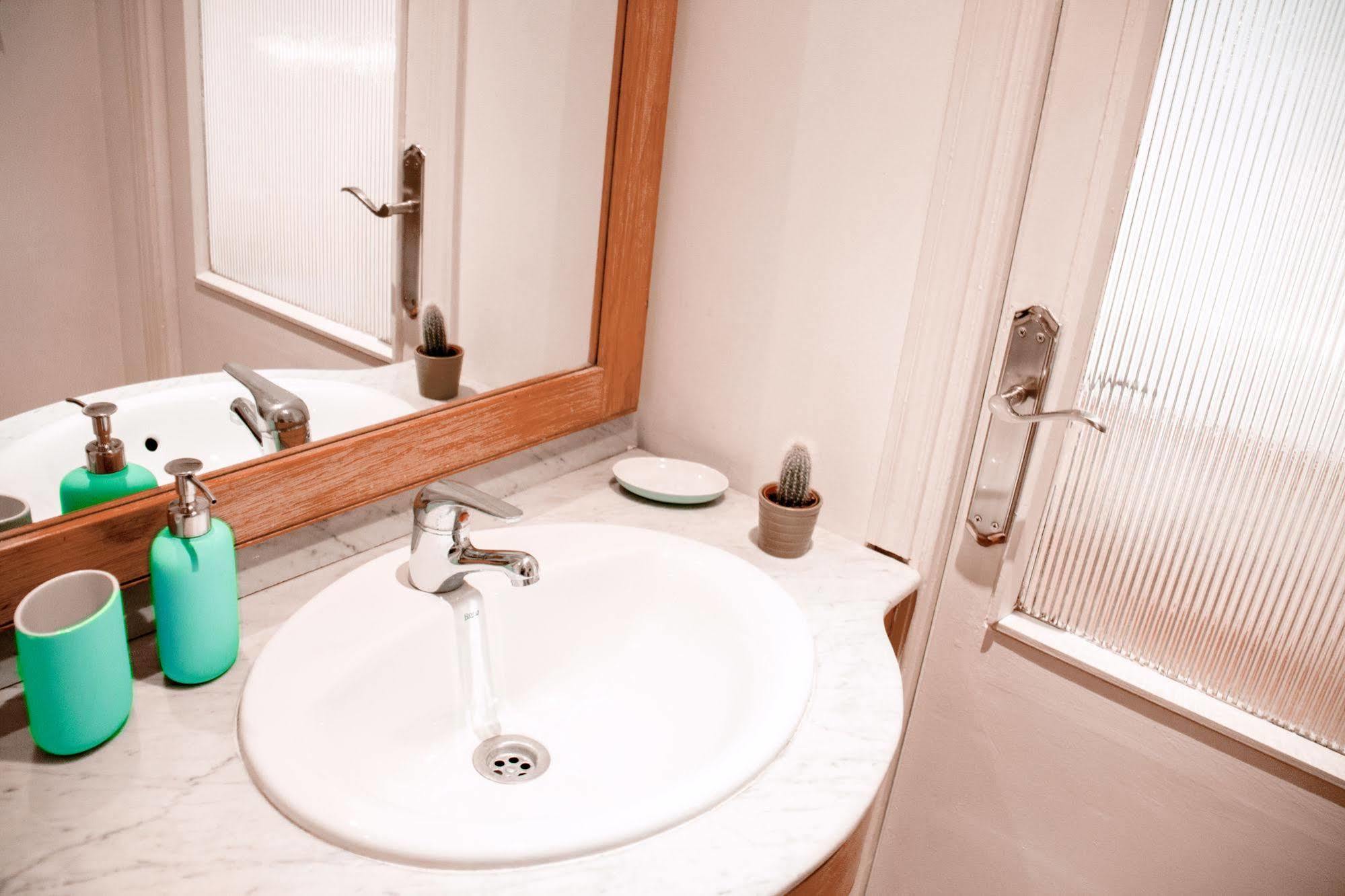 Lollipop Flats City Centre Deluxe Suite Madrid Eksteriør billede