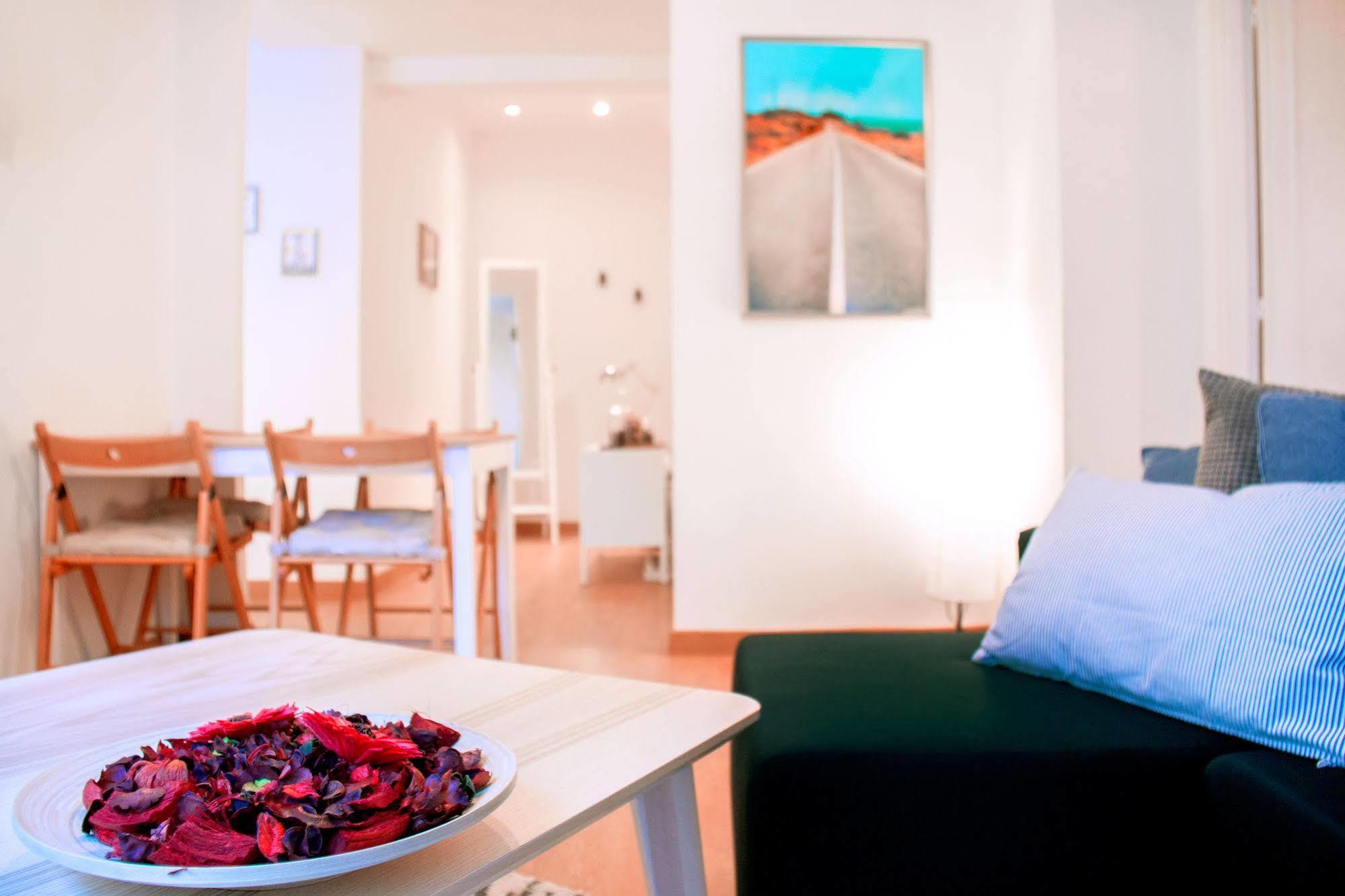 Lollipop Flats City Centre Deluxe Suite Madrid Eksteriør billede