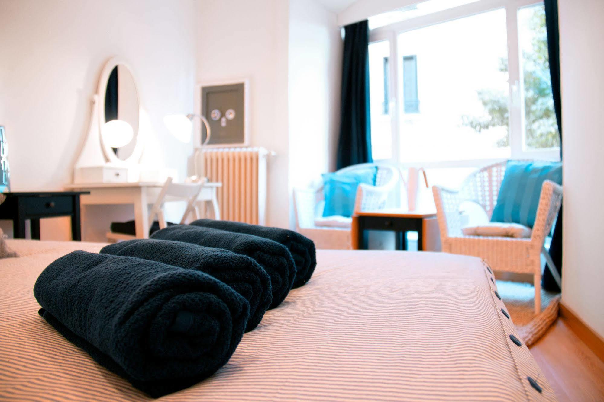 Lollipop Flats City Centre Deluxe Suite Madrid Eksteriør billede