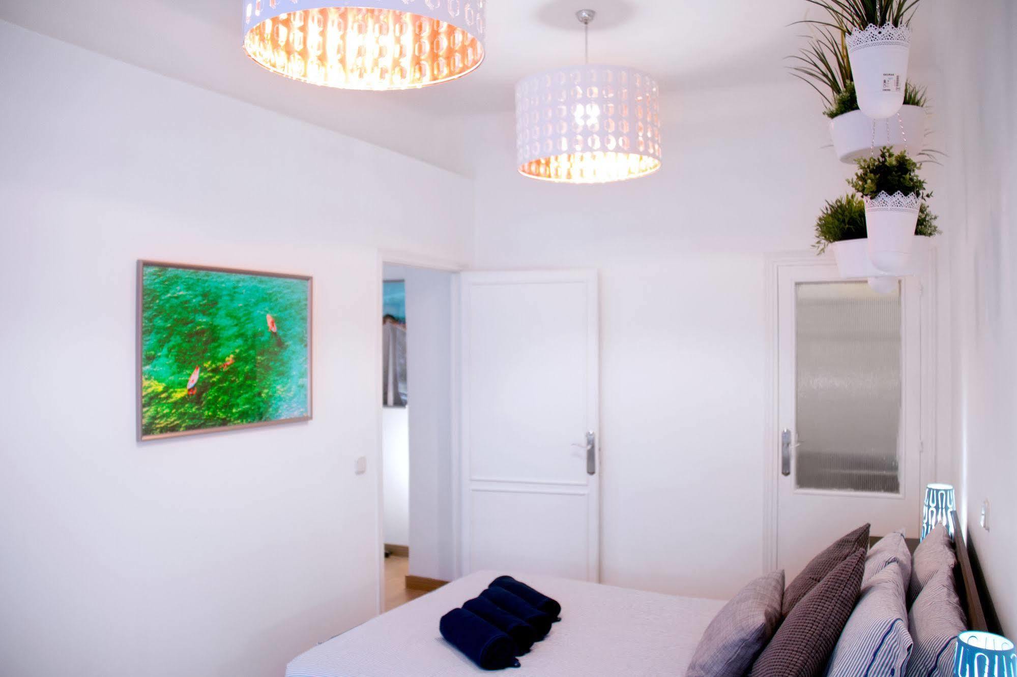 Lollipop Flats City Centre Deluxe Suite Madrid Eksteriør billede