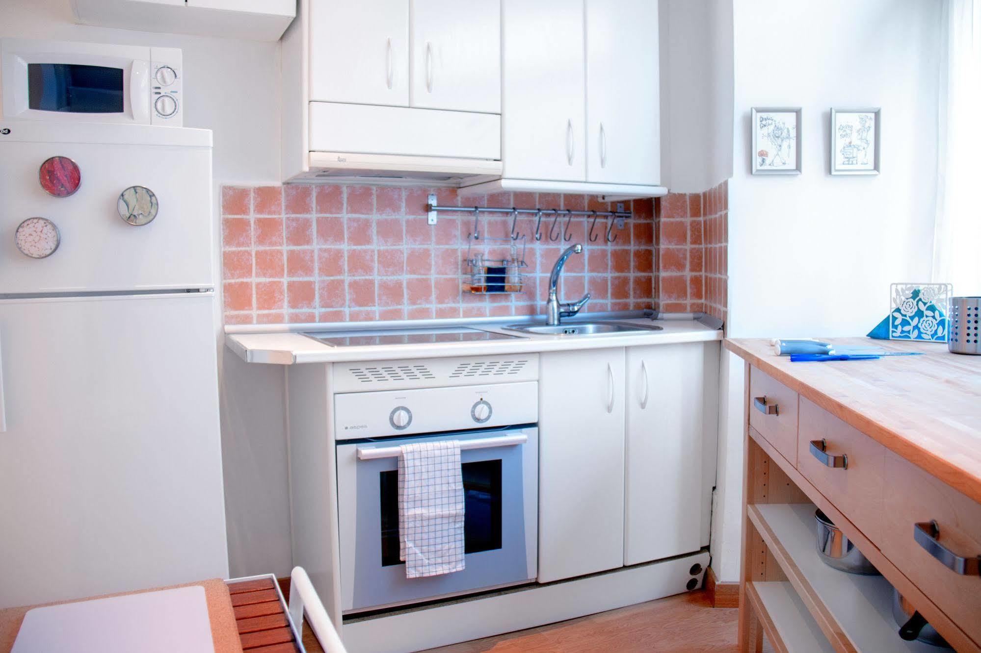 Lollipop Flats City Centre Deluxe Suite Madrid Eksteriør billede